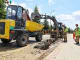 Rozpoczęły się prace przy budowie dróg na ul. Cembrowskiego i Stumetrówki w Żarowie [FOTO]