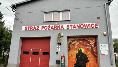 Modyfikacja wyglądu remizy strażackiej w Stanowicach [FOTO]