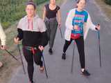 [FOTO] Wystartowały spacery z kijkami nordic walking po gminie Świdnica