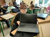 [FOTO] Laptopy trafiły do uczniów z Jaroszowa 