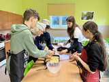[FOTO] Uczniowie z Witoszowa Dolnego rozwijali umiejętności kulinarne i językowe