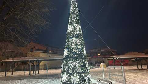 [FOTO] Świąteczne iluminacje, Jarmark Bożonarodzeniowy i rozstrzygnięcie konkursów. Świąteczny klimat w Jaworzynie Śląskiej