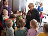 [FOTO] Przedszkolaki zawitały z życzeniami do Urzędu Gminy