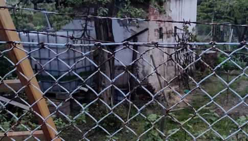 [FOTO] Płonęła wędziarnia przy altance na ogródkach działkowych