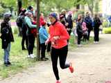 [WIDEO, FOTO] Pierwsze zmagania na parkowych alejkach. Wiosenne bieganie w Parku Sikorskiego