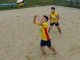 [FOTO] Zacięta rywalizacja chłopców z klas 7-8 w plażówce rozstrzygnięta
