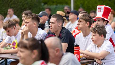 [FOTO] Wspierali biało-czerwonych na Żarowskiej Strefie Kibica. Rozegrano też turniej w Mega Piłkarzyki