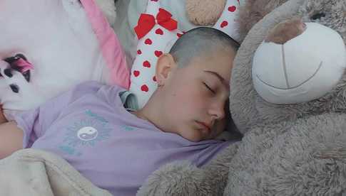 [FOTO] Pilnie potrzebne wsparcie! Rozpoczęła się walka o zdrowie i życie 11-letniej Julki