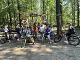 [FOTO] Najmłodsi mieszkańcy gminy Świdnica łączą pasję do rowerów z wakacyjnym wypoczynkiem 