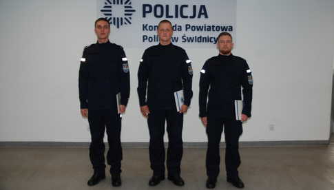[FOTO] Czterech nowych funkcjonariuszy zasiliło szeregi Komendy Powiatowej Policji 