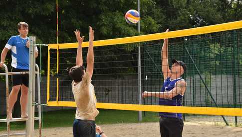 [FOTO] Rywalizowali na piasku w 3. Otwartym Turnieju Siatkówki Plażowej mężczyzn