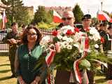 [WIDEO/FOTO] Pieśni, salwa honorowa, apel pamięci i przemówienia. Upamiętnili 104. rocznicę bitwy warszawskiej