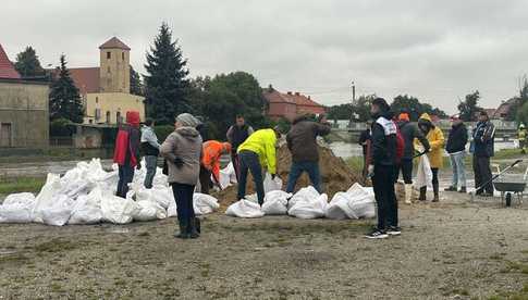 Zbiórka środków czystości dla osób poszkodowanych w powodzi