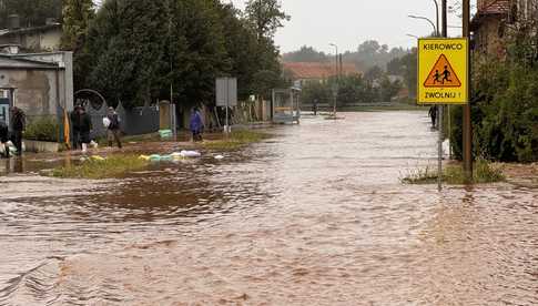 Świdnica. Co ze zbiórką odpadów po powodzi?