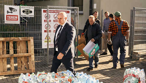 [FOTO] Siedlce przekazały dary dla powodzian z gminy Marcinowice