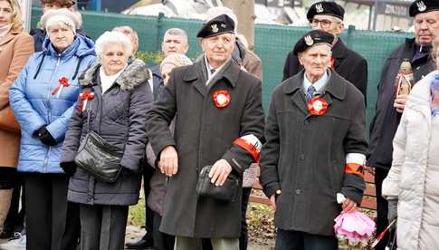 [FOTO] Mieszkańcy Pszenna uczcili 106. rocznicę odzyskania Niepodległości 