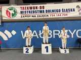 [FOTO] Młodzi zawodnicy taekwondo przywieźli worek medali z Mistrzostw Dolnego Śląska!