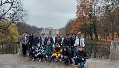 [FOTO] „Podróże z klasą” w Szkole Podstawowej w Strzelcach