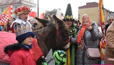 [FOTO] Tłumy uczestniczyły w świdnickim Orszaku Trzech Króli