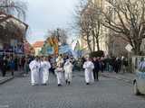 [WIDEO/FOTO] Trzej Królowie przybyli do Strzegomia. Przez miasto przeszedł uroczysty orszak