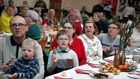 [FOTO] Wspólnie kolędowali i biesiadowali w Grodziszczu