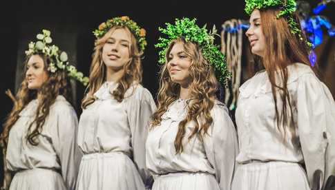 [FOTO] Pradawne zwyczaje słowiańskie tematem przewodnim Widowiska Muzycznego zespołu Berkanan