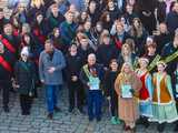 [WIDEO/FOTO] Tegoroczni maturzyści wspólnie zatańczyli poloneza na świdnickim rynku!