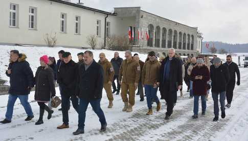 [FOTO] Minęło 80 lat od likwidacji obozu koncentracyjnego Gross-Rosen. Na terenie muzeum upamiętniono jubileusz