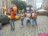 [FOTO] Świdnica świętowała godność osób z niepełnosprawnością intelektualną. Pomarańczowy marsz przeszedł przez rynek
