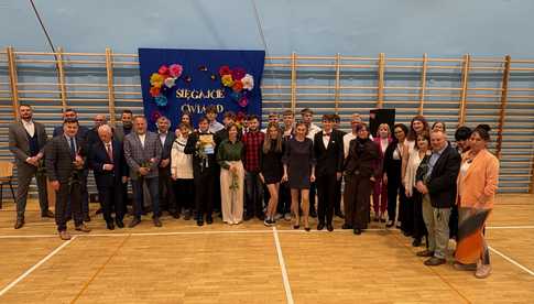 [FOTO] Pożegnanie absolwentów żarowskiego Zespołu Szkół