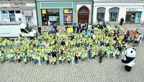 [WIDEO/FOTO] Cieszmy się nadzieją. Żółty Marsz ponownie przeszedł przez świdnicki rynek