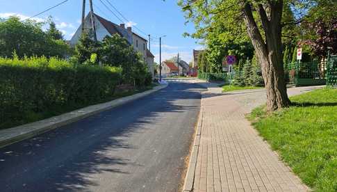 [FOTO] Zakończono remont drogi w Jaroszowie