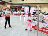 [WIDEO/FOTO] Skoki narciarskie w Galerii Świdnickiej. Najmłodsi próbowali swoich sił pod okiem Jakuba Kota podczas Akademii Lotnika