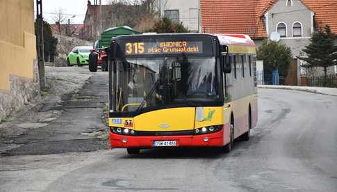Autobusy pojadą ze Świdnicy do Żarowa również w weekendy, święta i wakacje. Zawarto porozumienie [SZCZEGÓŁY/ROZKŁAD JAZDY]