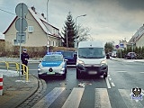 Zderzenie busa z motorowerem i dachowanie w Borównie [Foto]