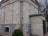rewitalizacja starego cmentarza i mauzoleum w  Złotym stoku