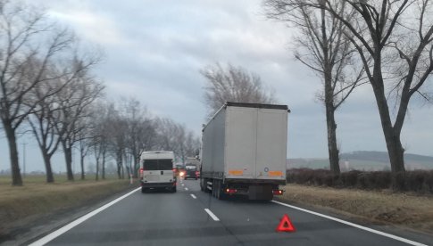 Awaria ciężarówki na k8 za Tarnowem. Utrudnienia w ruchu