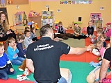 Przedszkolaki uczą się pierwszej pomocy