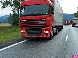 Wypadek osobówki i ciężarówki na dk8 przed Bardem