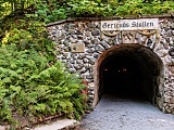 Wejście do sztolni Gertruda znajdującej się w kopalni w Złotym Stoku. Zanieczyszczenie wód kopalnianych arsenem znacznie zmalało w ciągu ostatnich 30 lat.