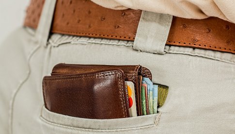 Kradzieże portfeli i telefonów i jeden uczciwy znalazca