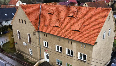 Świetlica wiejska w Boblicach zyska nowy dach – składanie ofert na przebudowę do 18 maja 2021