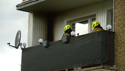 Pożar na balkonie w Kamieńcu Ząbkowickim