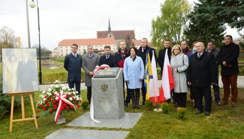  Uroczyste otwarcie Skweru im. Marii i Lecha Kaczyńskich w Kamieńcu Ząbkowickim