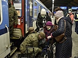 Żołnierze16 DBOT wspierają uchodźców z Ukrainy