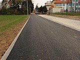 Przebudowano drogę gminną w Ciepłowodach. Powstały nowe miejsca postojowe