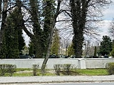 Kolejne odnowione fragmenty muru cmentarnego w Ziębicach