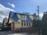Trwa wymiana pokrycia dachu na budynku świetlicy wiejskiej w Dobrzenicach [FOTO]