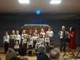 [FOTO] Oryginalne jasełka, koncert dziecięcej kapeli i świąteczna atmosfera na spotkaniu opłatkowym w Mąkolnie