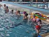 Umiem pływać - uczniowie z Ziębic wzięli udział w bezpłatnych lekcjach